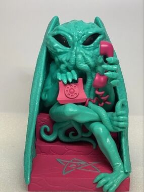 Loot Crate Exclusive Cthulhu Figure Phone Statue